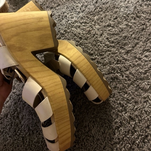 Sandals - Picture 4 of 7